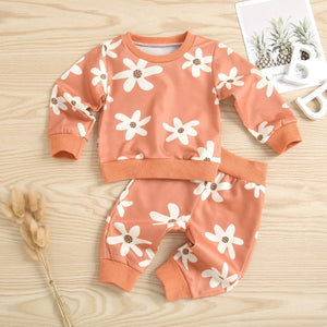 Daisy Sweatshirt & Pants Outfit